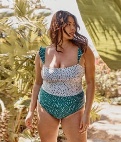 The Ruffle Oasis - On The Dot In Seaweed -Deals US Tropic Bikini Store 1 ModelFront 48a4a270 7cf9 4731 a478 6accedfea1c2