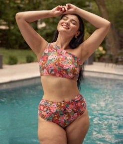 The Ruched High Leg High Rise Bottom - Garden Party In Rust -Deals US Tropic Bikini Store 2 ModelBack ff4b1fca d6ba 4c79 b2bc 4d5ed2a8686d