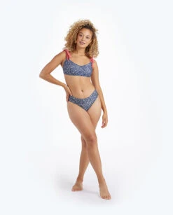 The Tie Marina Bikini Top - In Bloom In Deep Sea & Lava -Deals US Tropic Bikini Store 3 ModelDetailFront e866a36b b17f 4742 a91c e28fbfe488b3