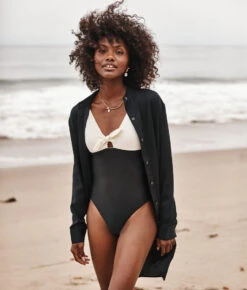 The Short Effortless Shirtdress Cover-Up - Sea Urchin 6 The Short Effortless Shirtdress Cover-Up - Sea Urchin -Deals US Tropic Bikini Store 3 ModelFront 7d517362 3761 43eb b2fb 2faa121c6af7