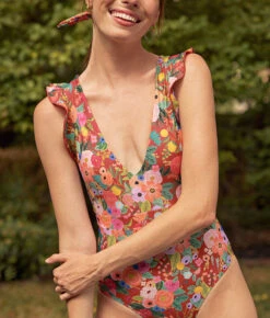 The Ruffle Backflip - Garden Party In Rust -Deals US Tropic Bikini Store 3 ModelFullBody 9f49817e ab45 44a7 b5ed 572d61e1bfe9