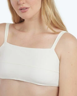 The Wide Strap Oasis Bikini Top - White Sand 6 The Wide Strap Oasis Bikini Top - White Sand -Deals US Tropic Bikini Store 3 ModelFullBody c6be6899 ab86 4f5a 88bf dd2fce4486e8