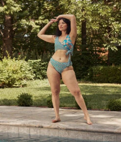 The High Leg Mid Rise Bikini Bottom - Terrace Floral -Deals US Tropic Bikini Store 4 ModelBack 8a608cc5 c373 443c 9623 3583174c6049