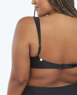 The Wide Strap Oasis Bikini Top - Sea Urchin 8 The Wide Strap Oasis Bikini Top - Sea Urchin -Deals US Tropic Bikini Store 4 ModelDetail 04465588 f9fa 4c3f 8458 2614d98b43f0