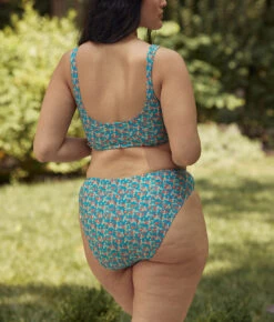 The High Leg Mid Rise Bikini Bottom - Terrace Floral -Deals US Tropic Bikini Store 5 ModelFullBody 0fbf4d8d 3ceb 430d 986d c2866b70208d