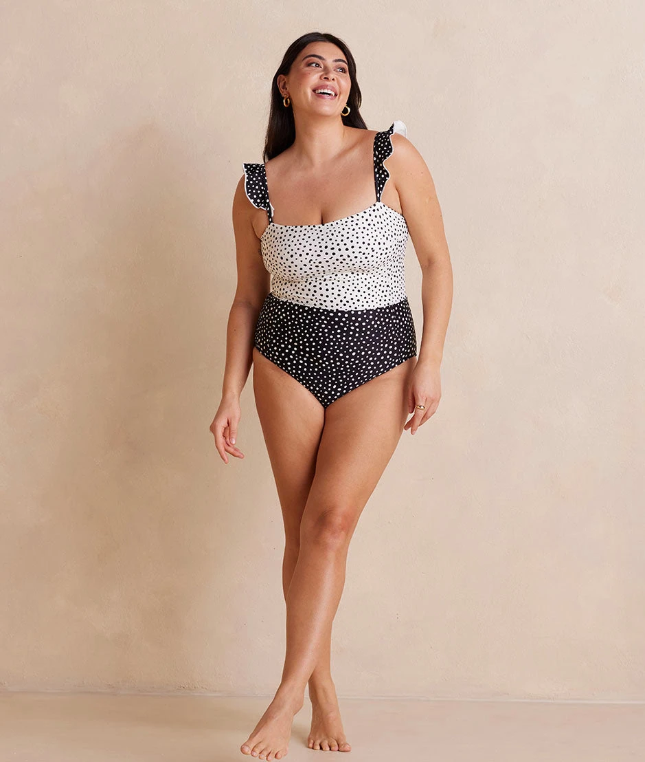 The Ruffle Oasis - On The Dot 1 The Ruffle Oasis - On The Dot