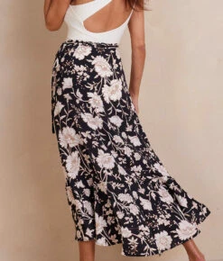 The Silky Luxe Beach To Brunch Wrap Skirt - Paradise In Sea Urchin 14 The Silky Luxe Beach To Brunch Wrap Skirt - Paradise In Sea Urchin -Deals US Tropic Bikini Store SilkyLuxeBeachtoBrunchWrapSkirt ParadiseinSeaUrchin Back Crop